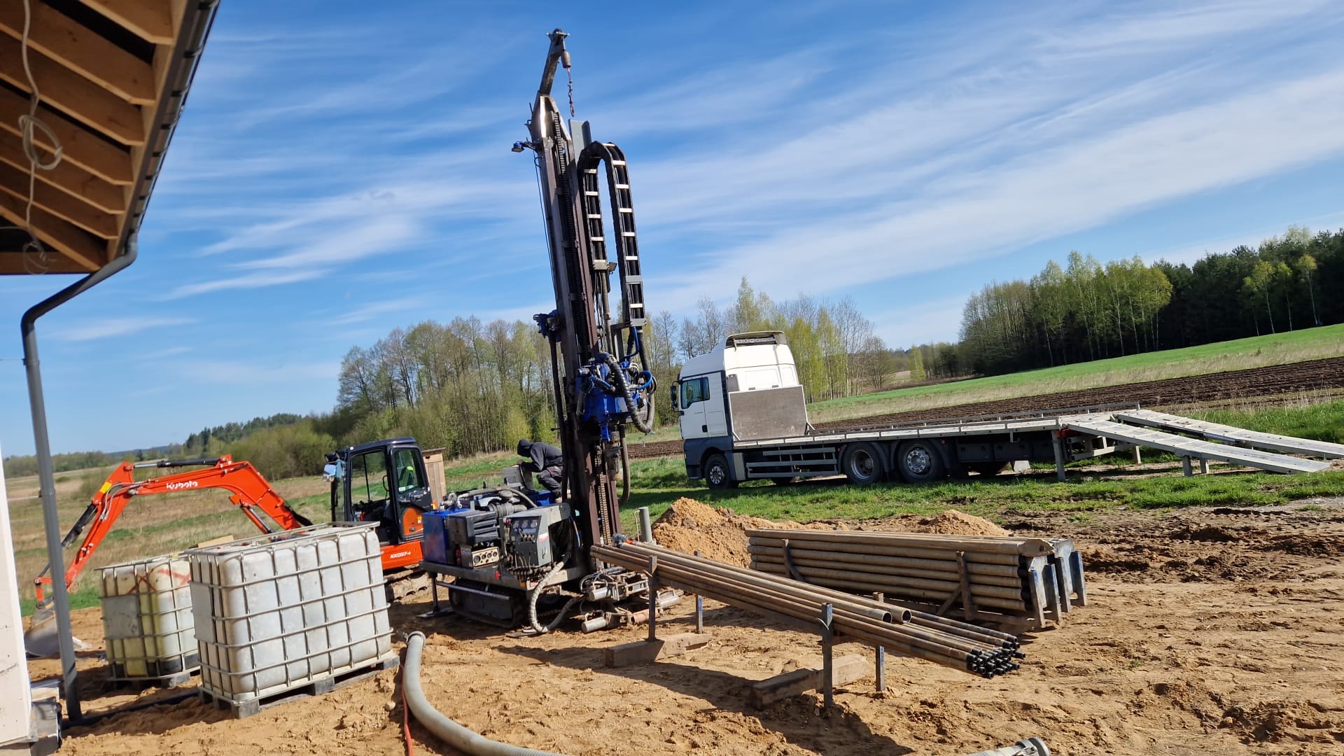 Wykonywanie odwiertu pod gruntową pompę ciepła